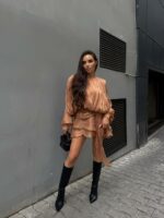 Женское Шелковое Платье Мини Мокко с Объемным Верхом и Рукавами