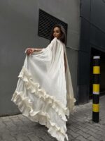 Женское Легкое Сатиновое Белое Платье - Длинное с Рюшами и Рукавами-Крыльями