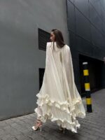 Женское Легкое Сатиновое Белое Платье - Длинное с Рюшами и Рукавами-Крыльями