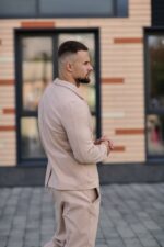 Мужской Базовый Бежевый Костюм - Жакет с Карманами + Штаны с Манжетами
