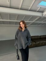 Женский Графитовый Свитер Джемпер Оверсайз с Высокой Горловиной на Змейке и Факурным Узором Косичка