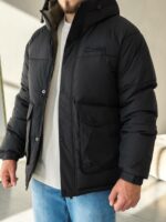 Мужская Зимняя Черная Куртка с Капюшоном - Стеганая Дутик с Накладными Карманами
