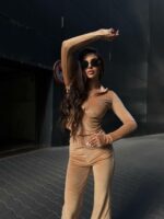 Женский Велюровый Бежевый Костюм Двойка - Укороченная Кофта на Молнии + Штаны Клеш