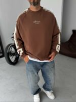 Мужской Коричневый Свитшот Реглан Оверсайз с Лампасами и Принтом Номером на Спине