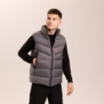 Мужская Темно-Серая Жилетка Безрукавка - Стеганая Дутая на Молнии с Высокой Горловиной