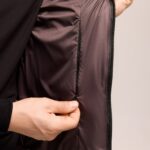 Мужская Коричневая Жилетка Безрукавка - Стеганая Дутая на Молнии с Высокой Горловиной