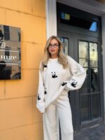 Женский Трикотажный Молочный Костюм Оверсайз с Пандами - Комплект Свитер Штаны