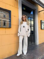 Женский Трикотажный Молочный Костюм Оверсайз с Пандами - Комплект Свитер Штаны