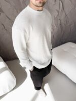 Мужской Вязаный Белый Свитер - Свободный с Круглым Вырезом