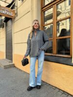 Женский Теплый Вязаный Графитовый Свитер под Горло с Фактурным Узором Косичка