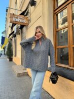 Женский Теплый Вязаный Графитовый Свитер под Горло с Фактурным Узором Косичка