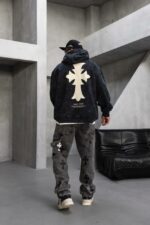 Мужское Черное Вареное Худи Оверсаз с Принтом Крестом на Спине