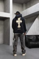 Мужское Черное Вареное Худи Оверсаз с Принтом Крестом на Спине