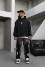 Мужское Черное Вареное Худи Оверсаз с Принтом Крестом на Спине