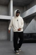 Мужское Черное Вареное Худи Оверсаз с Принтом Крестом на Спине