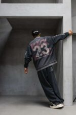 Мужской Графитовый Вареный Свитшот Оверсайз с Принтом на Спине и Рукавах