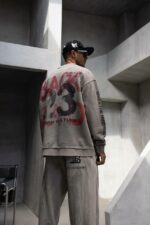 Мужской Серый Вареный Свитшот Оверсайз с Принтом на Спине и Рукавах