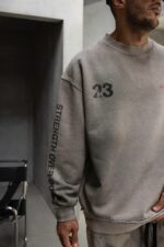 Мужской Серый Вареный Свитшот Оверсайз с Принтом на Спине и Рукавах