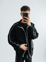 Мужская Черная Ветровка под Горло на Молнии с Кантом