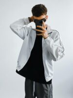 Мужская Белая Ветровка под Горло на Молнии с Кантом