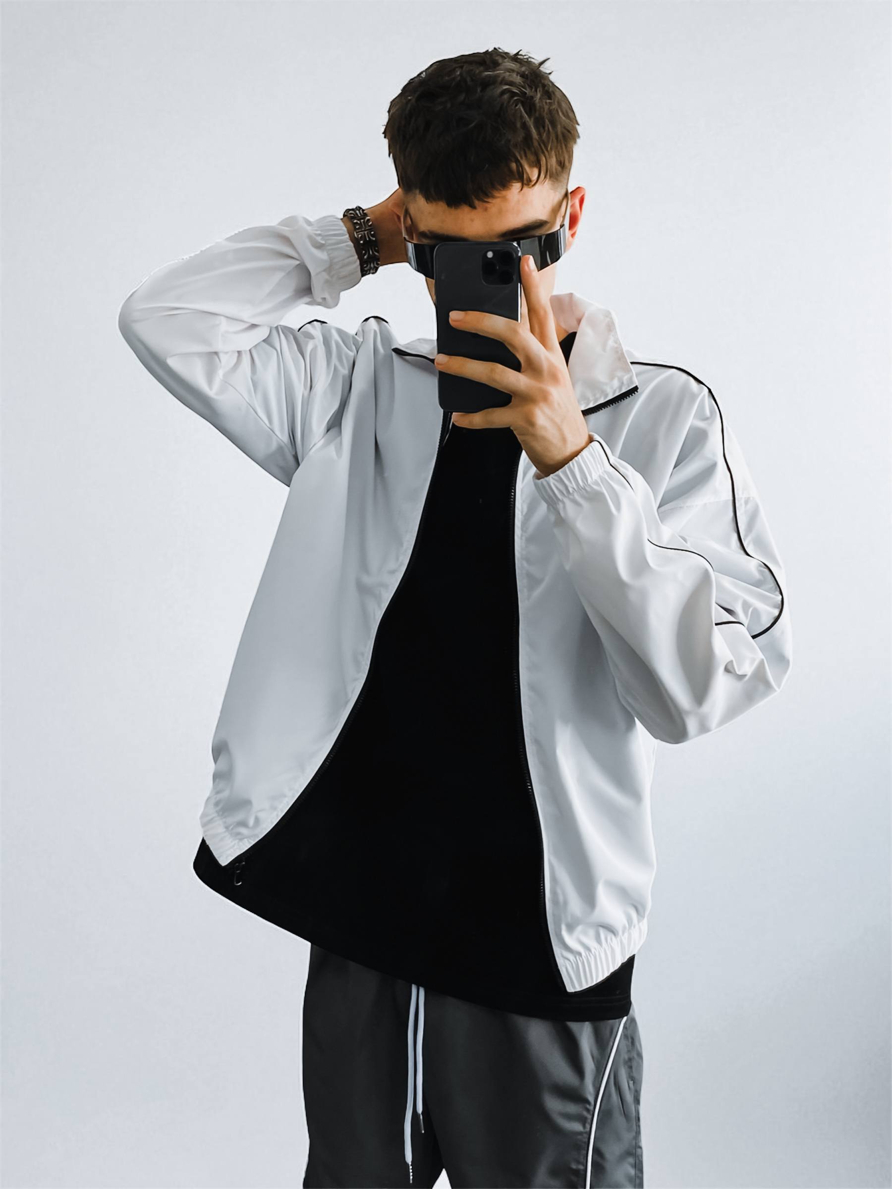 photo_2025-10-08_10-46-13 Мужская Белая Ветровка под Горло на Молнии с Кантом