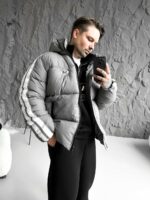 Мужская Зимняя Серая Дутая Куртка с Капюшоном и Лампасами