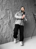 Мужская Зимняя Серая Дутая Куртка с Капюшоном и Лампасами