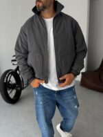 Мужская Демисезонная Темно-Серая Куртка под Горло на Подкладке