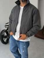 Мужская Демисезонная Темно-Серая Куртка под Горло на Подкладке