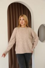 Женский Теплый Свитер Мокко Свободного Кроя с Заниженной Линией Плеча