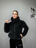 Женская Демисезонная Бархатная Черная Куртка под Горло с Капюшоном - Стеганая Дутая с Манжетами