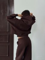 Женский Коричневый Спортивный Костюм Утепленный на Флисе - Толстовка с Принтом + Широкие Штаны