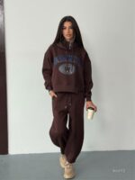 Женский Коричневый Спортивный Костюм Утепленный на Флисе - Толстовка с Принтом + Широкие Штаны