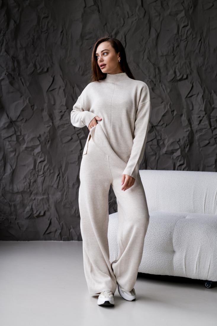 photo_2025-10-25_12-35-41 (2) Женский Трикотажный Бежевый Костюм Оверсайз - Объемный Свитер + Широкие Штаны