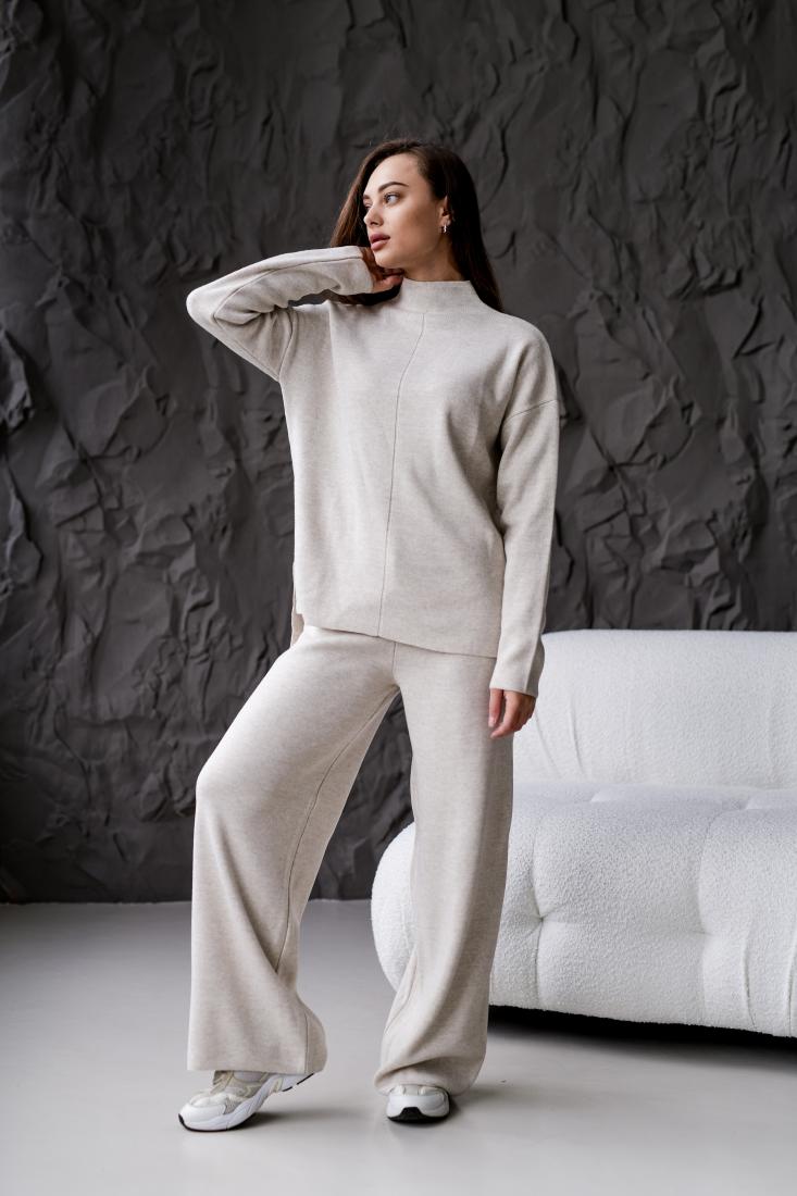 photo_2025-10-25_12-35-42 Женский Трикотажный Бежевый Костюм Оверсайз - Объемный Свитер + Широкие Штаны