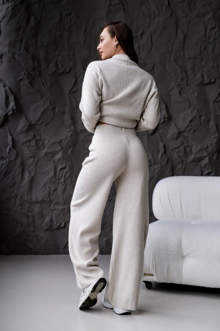 photo_2025-10-25_12-35-44 (2) Женский Трикотажный Бежевый Костюм Оверсайз - Объемный Свитер + Широкие Штаны