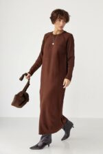 Женское Длинное Трикотажное Коричневое Платье Свободного Кроя