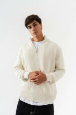 Мужской Молочный Свитер Джемпер Свободного Кроя с Зип Воротником
