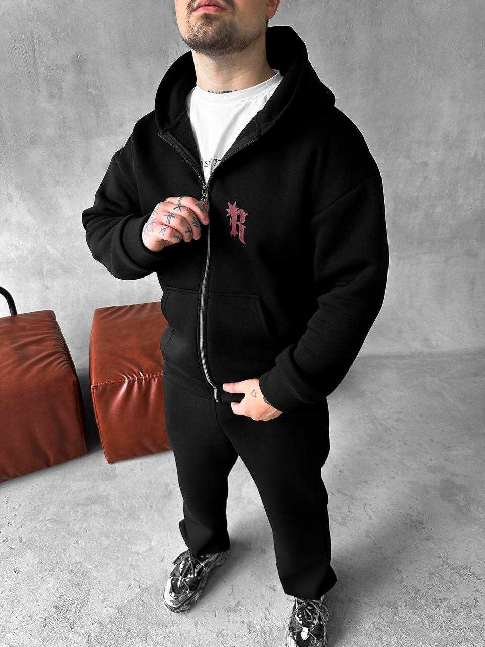 photo_2025-10-27_20-12-28 Мужской Утепленный Черный Спортивный Костюм "R" на Молнии с Начесом (Зипка + Штаны)