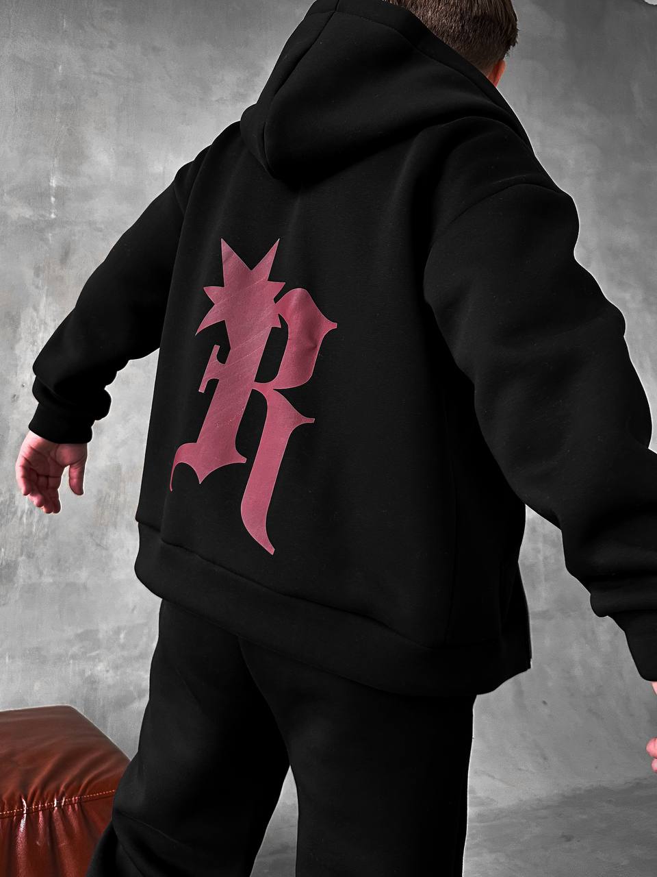 photo_2025-10-27_20-12-29 Мужской Утепленный Черный Спортивный Костюм "R" на Молнии с Начесом (Зипка + Штаны)