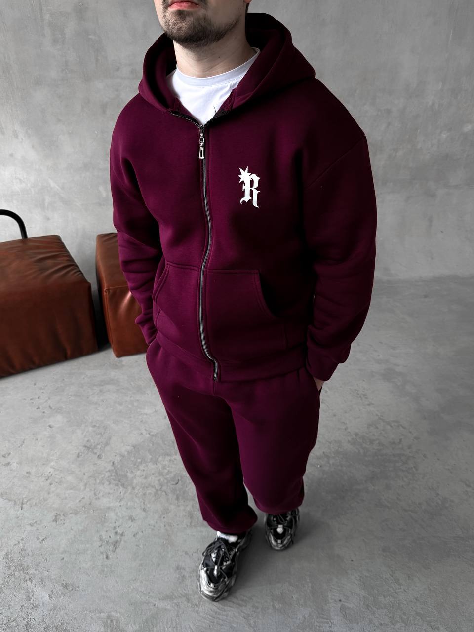 photo_2025-10-27_20-12-37 (2) Мужской Утепленный Бордовый Спортивный Костюм "R" на Молнии с Начесом (Зипка + Штаны)
