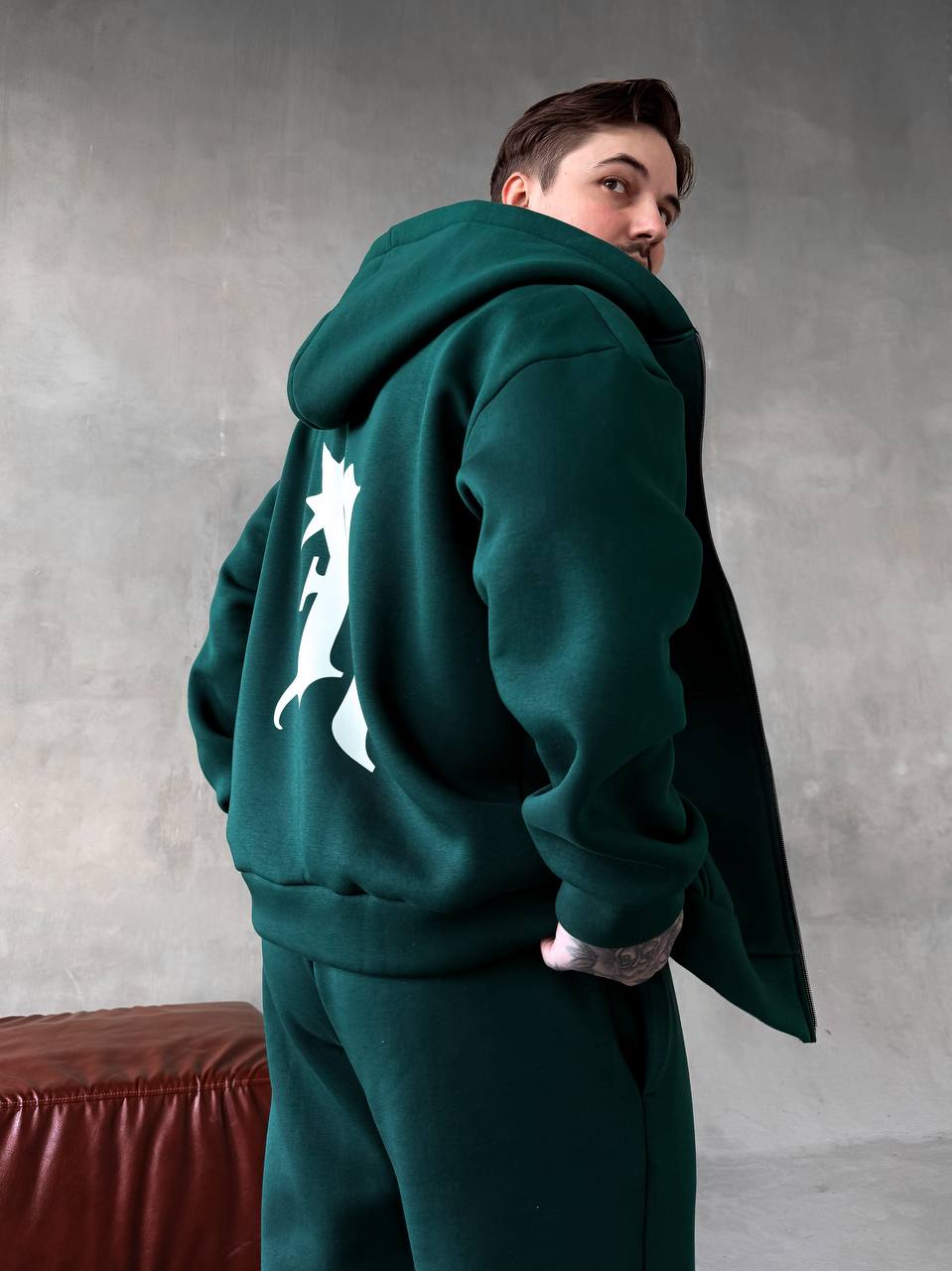 photo_2025-10-27_20-12-39 Мужской Утепленный Зеленый Спортивный Костюм "R" на Молнии с Начесом (Зипка + Штаны)