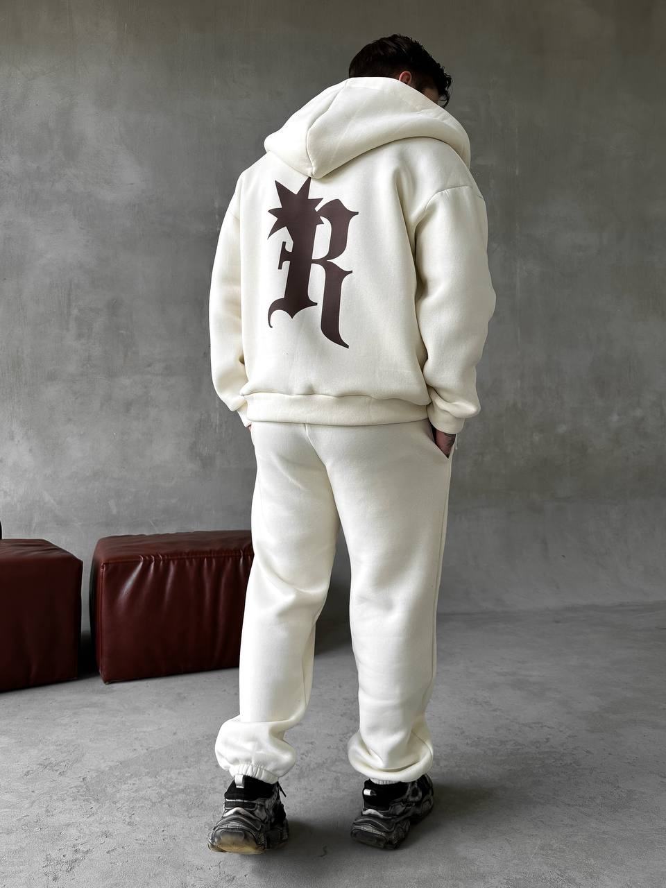 photo_2025-10-27_20-12-48 Мужской Утепленный Молочный Спортивный Костюм "R" на Молнии с Начесом (Зипка + Штаны)