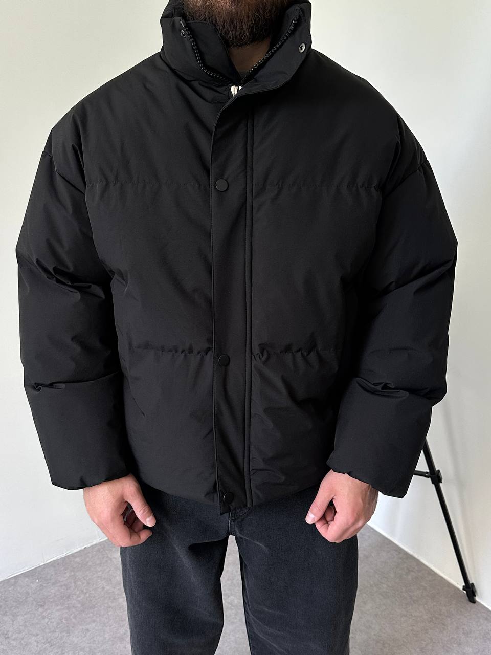 photo_2025-10-27_21-49-25 Мужская Зимняя Черная Куртка Пуфер - Стеганая Оверсайз с Высокой Горловиной