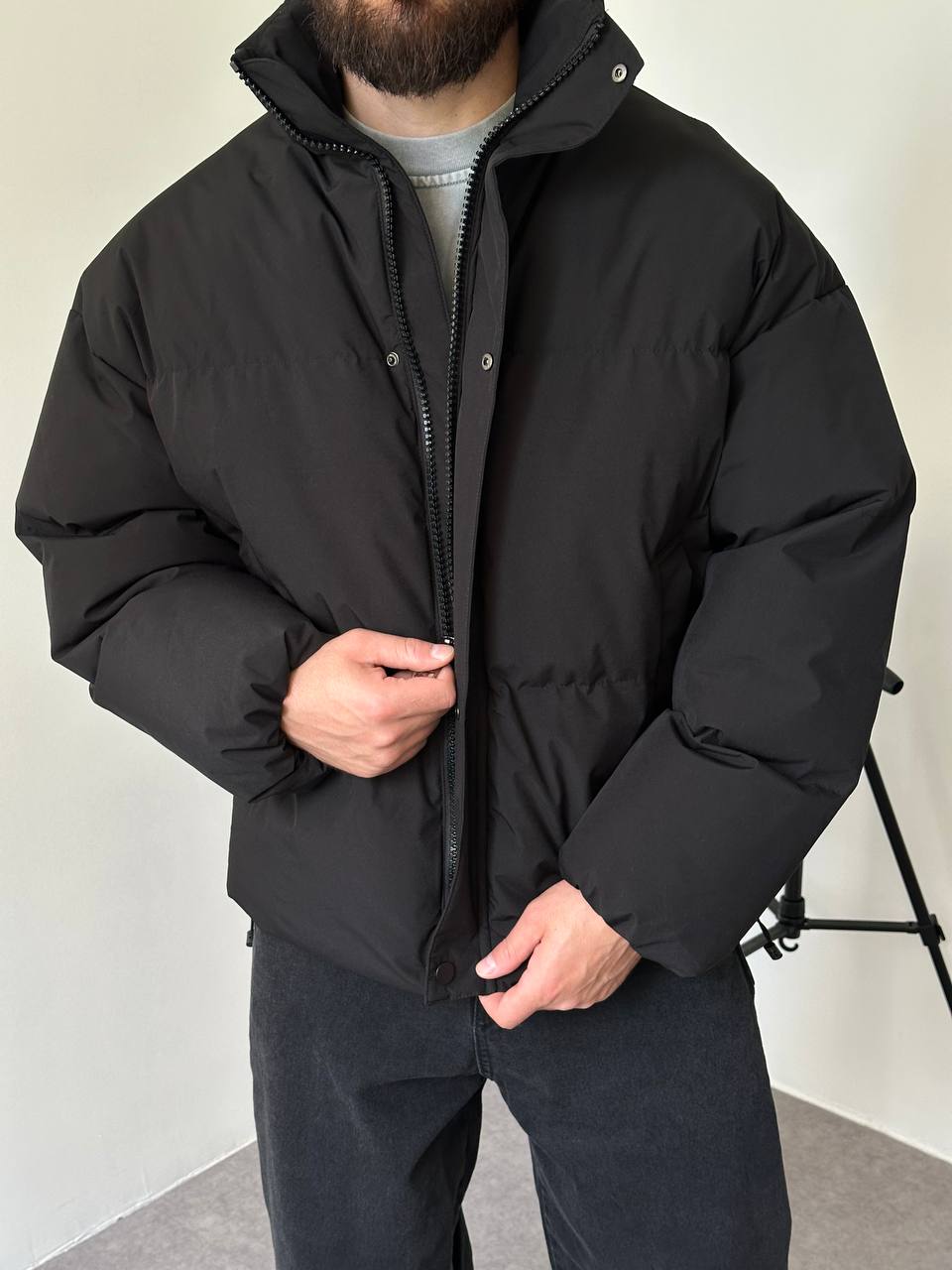 photo_2025-10-27_21-49-26 Мужская Зимняя Черная Куртка Пуфер - Стеганая Оверсайз с Высокой Горловиной