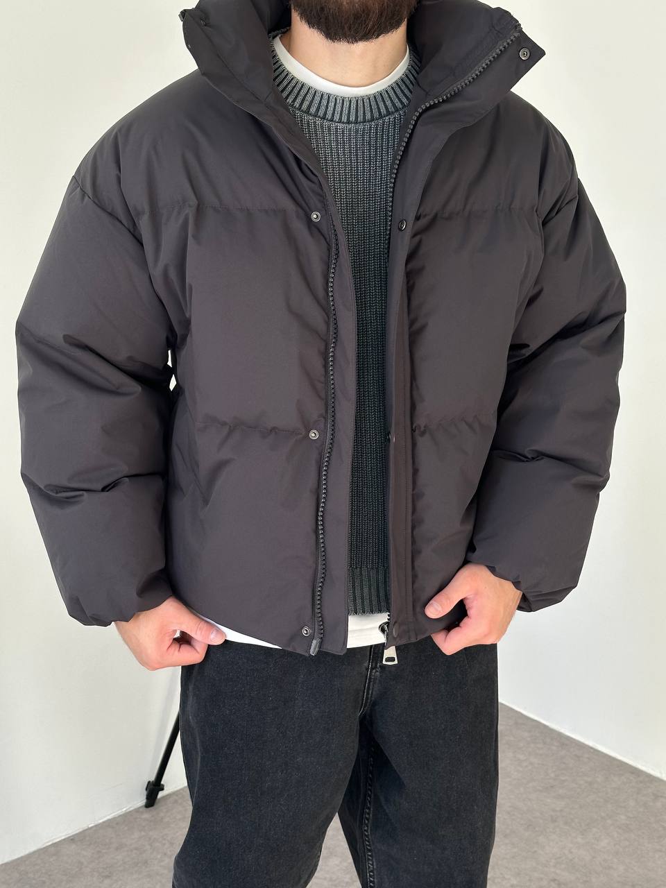 photo_2025-10-27_21-49-32 Мужская Зимняя Графитовая Куртка Пуфер - Стеганая Оверсайз с Высокой Горловиной