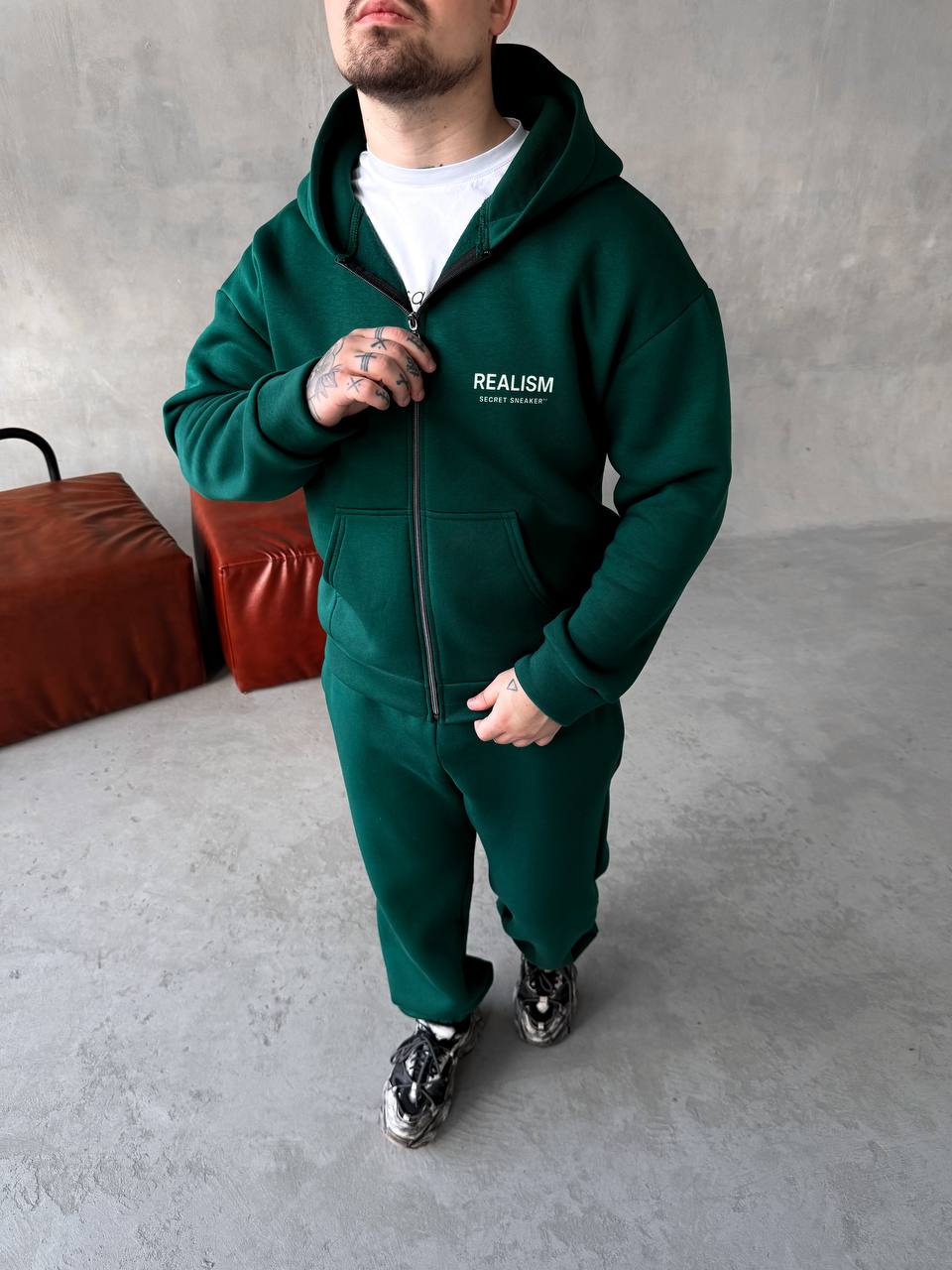 photo_2025-10-28_17-37-40 Мужской Зеленый Спортивный Костюм "Realism" Утепленный с Начесом на Молнии (Зипка + Штаны)