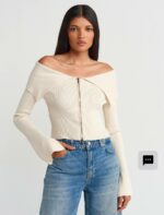 Женская Молочная Кофта на Молнии с Широким Отворотом и Открытыми Плечами