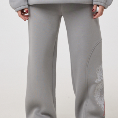 Женские Утепленные Широкие Серые Спортивные Штаны с Вышивкой