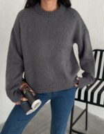 Женский Теплый Мягкий Графитовый Свитер Оверсайз - Трикотажный с Заниженной Линией Плеча